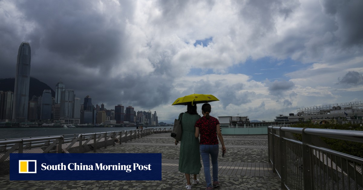 Hong Kong bersiap untuk cuaca yang lebih tidak stabil dengan hujan lebat, perkiraan badai petir karena monsun barat daya