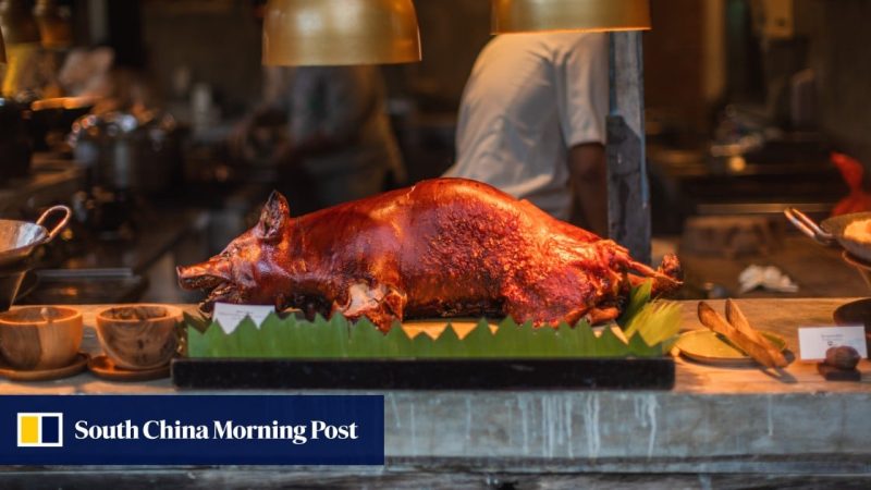 Bagaimana hidangan daging babi favorit Anthony Bourdain – babi guling, atau babi panggang Bali berbumbu – menjadi mainstream