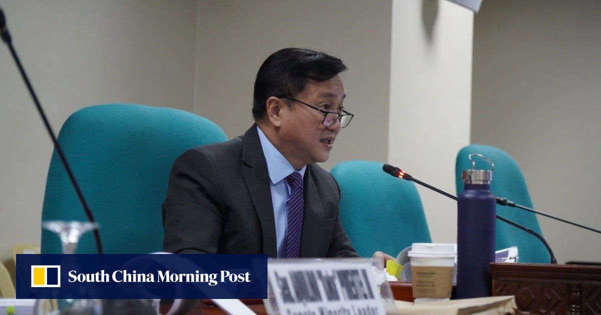 Filipina memperingatkan China tentang konsekuensi diplomatik atas dugaan penyadapan perwira senior angkatan laut