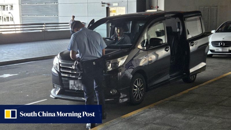 Sopir taksi Hong Kong yang ‘menyamar’ menipu pengemudi Uber agar berhenti di samping polisi dalam upaya melaporkan layanan perjalanan ilegal