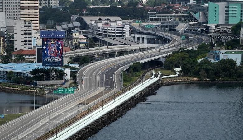 Malaysia dapat mengizinkan warganya melakukan perjalanan ke S’pore jika perumahan dapat disediakan selama penutupan perbatasan, kata menteri Malaysia