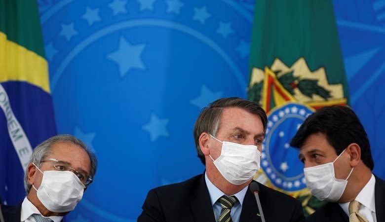 Virus corona menghantam Brasil, mendorong teriakan nasional ‘Bolsonaro Out!’