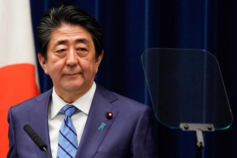 Dengan catatan bunuh diri dan gugatan baru, kisah kronisme Moritomo kembali menghantui PM Jepang Abe